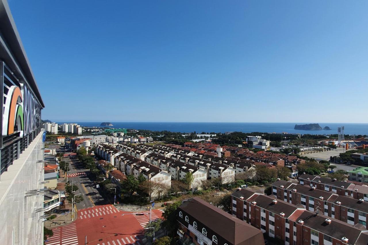 Bridge Residence Hotel Сеогвипо Екстериор снимка