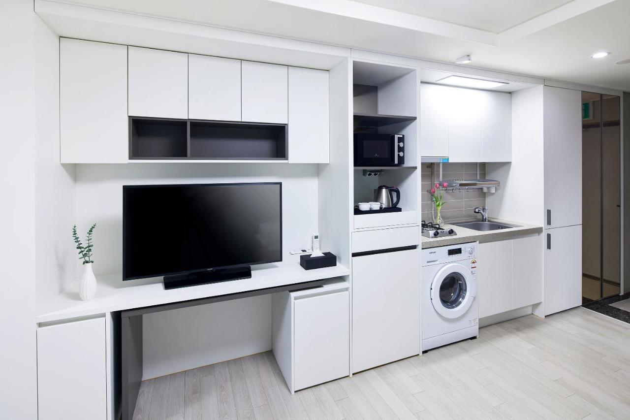Bridge Residence Hotel Сеогвипо Екстериор снимка