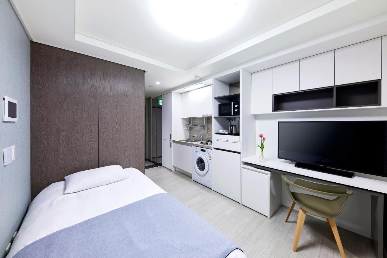 Bridge Residence Hotel Сеогвипо Екстериор снимка